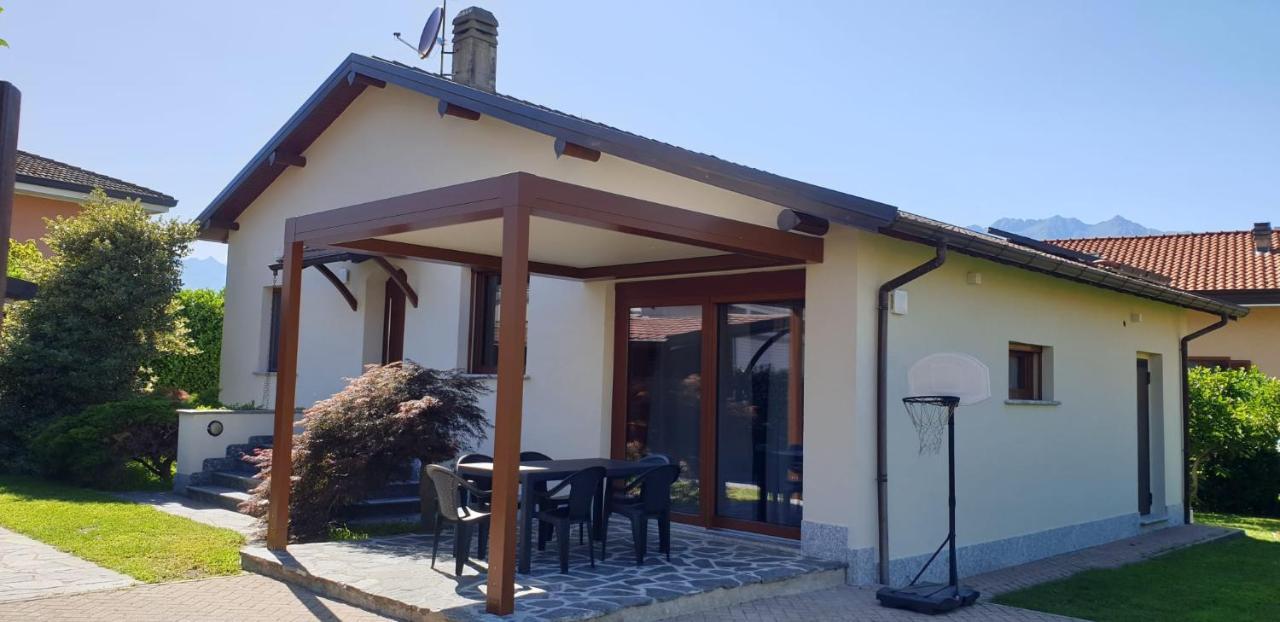 Villa Iris -Pet Friendly Stay - Garden - Private Parking- Bike Friendly Holiday House コーリコ エクステリア 写真