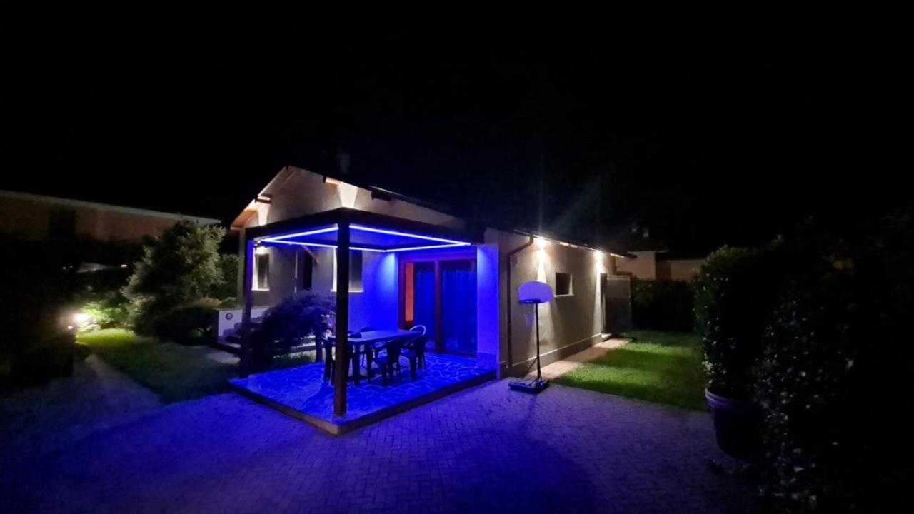 Villa Iris -Pet Friendly Stay - Garden - Private Parking- Bike Friendly Holiday House コーリコ エクステリア 写真
