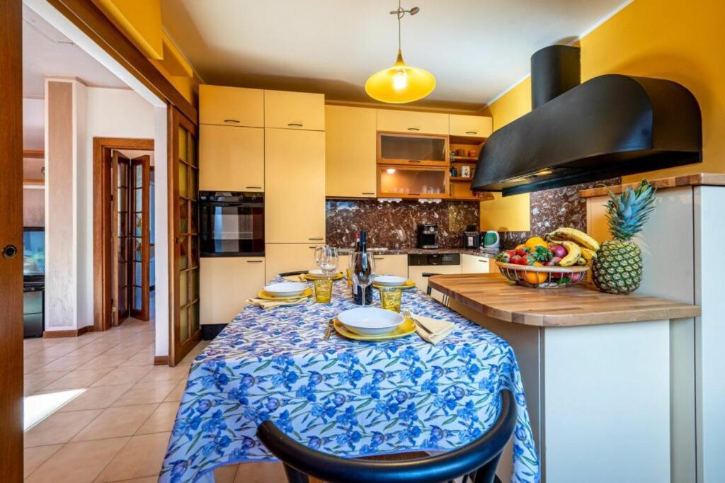 Villa Iris -Pet Friendly Stay - Garden - Private Parking- Bike Friendly Holiday House コーリコ エクステリア 写真
