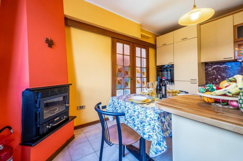 Villa Iris -Pet Friendly Stay - Garden - Private Parking- Bike Friendly Holiday House コーリコ エクステリア 写真