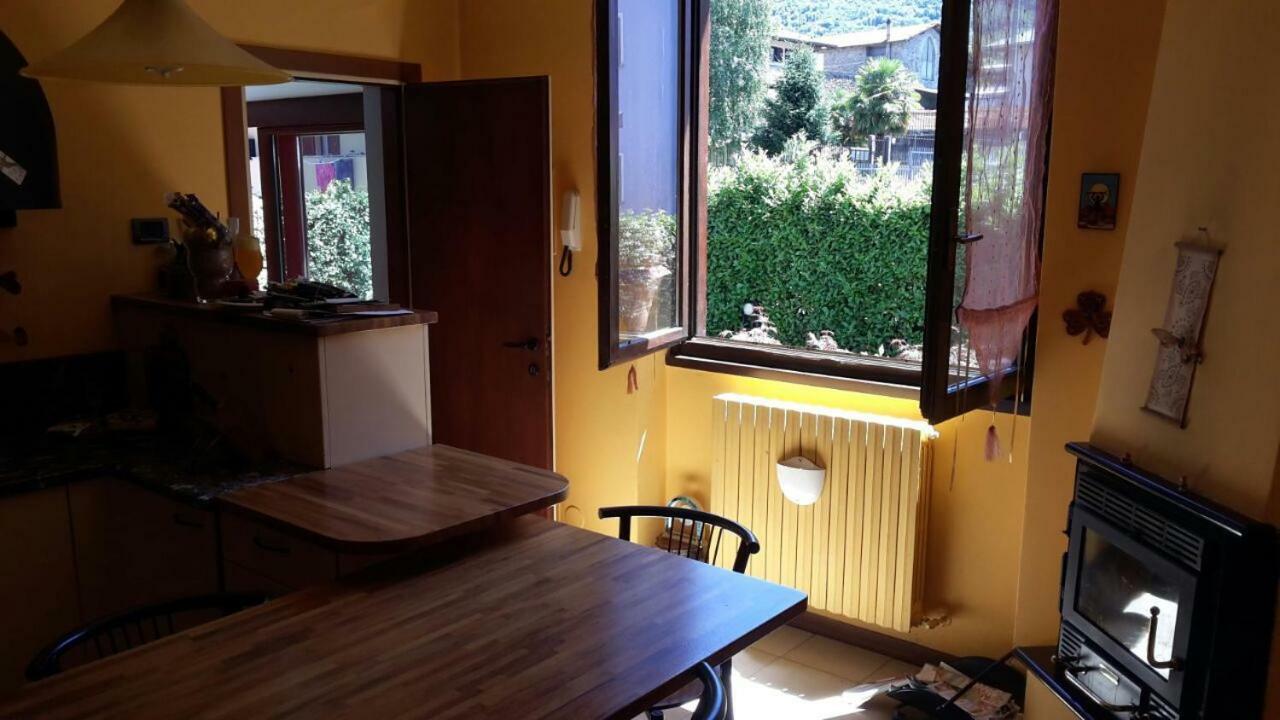 Villa Iris -Pet Friendly Stay - Garden - Private Parking- Bike Friendly Holiday House コーリコ エクステリア 写真