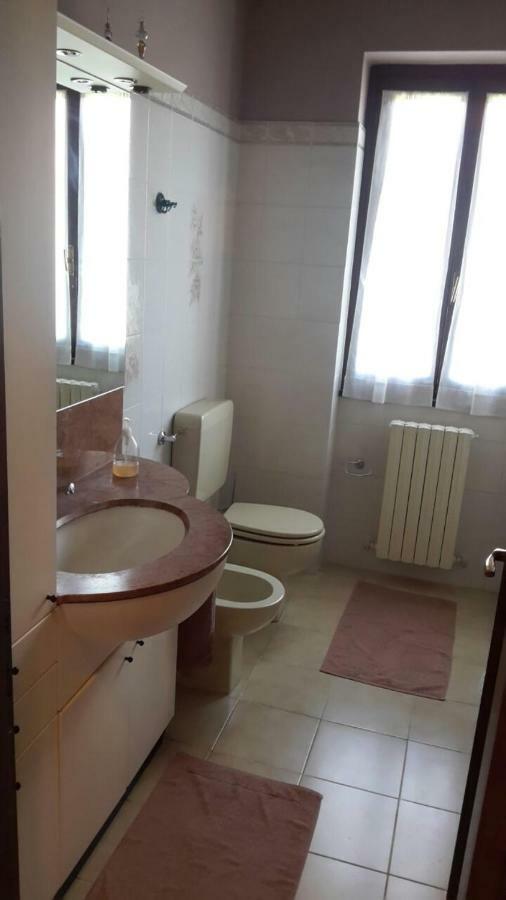 Villa Iris -Pet Friendly Stay - Garden - Private Parking- Bike Friendly Holiday House コーリコ エクステリア 写真