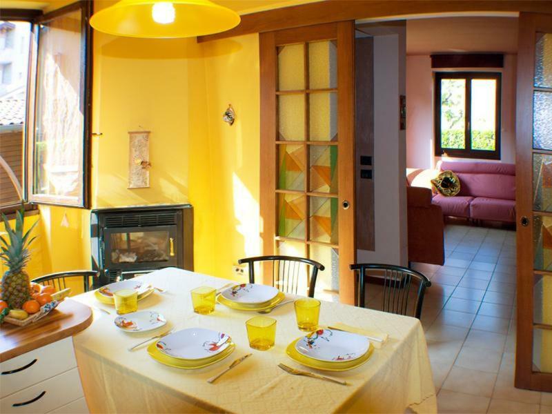 Villa Iris -Pet Friendly Stay - Garden - Private Parking- Bike Friendly Holiday House コーリコ エクステリア 写真